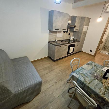 Casa Vacanze Dragona 15 Min Fco 10 Min Ostia Acilia Exterior foto