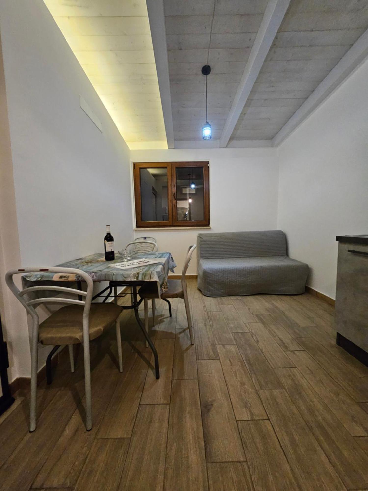 Casa Vacanze Dragona 15 Min Fco 10 Min Ostia Acilia Exterior foto